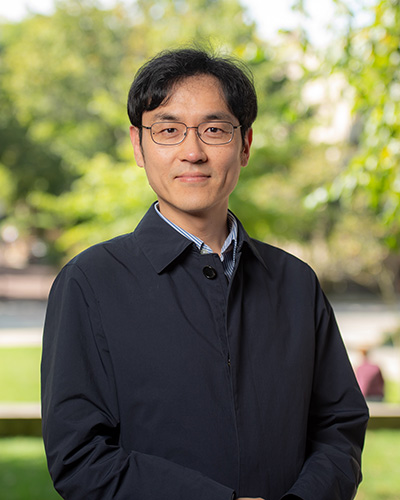 Jonghwan Lee